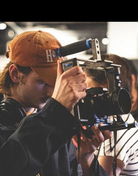 Émile dufour as Yoan