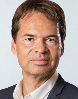 Arthur Rutishauser as Self / Narrator