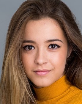 Carmen Sánchez as Cayetana (niña)