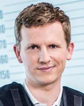 Tim Ost as Tom Vaneetvelde