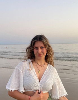 Teresa Calap as Tese