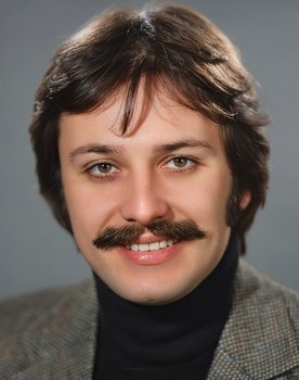 Engin Çağlar as Haluk