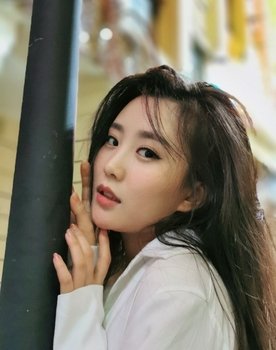 Li Zhiying as Bai Yuzhen