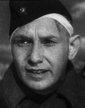 Yuri Fomichyov as Тараканов