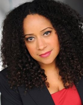 Louahn Lowe as Eleanor