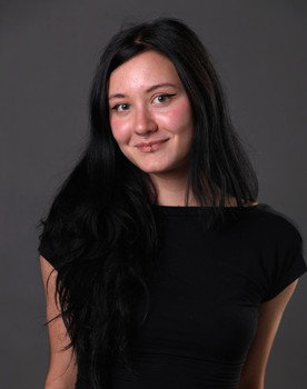 Millena Moreti as Julia Thunder