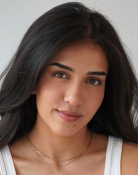 Sarah Iranca as Alice