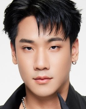 Obrnithi Leelavetchabutr as Pete