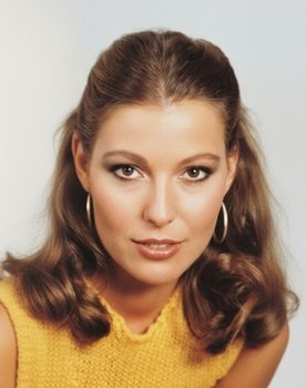 Érica Kupper as Helen