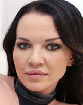 Mia Capri