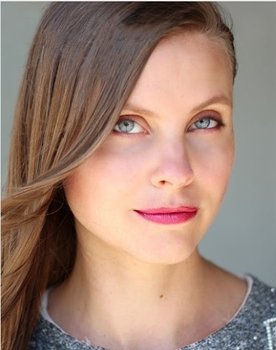 Jennifer Couch as Sophia