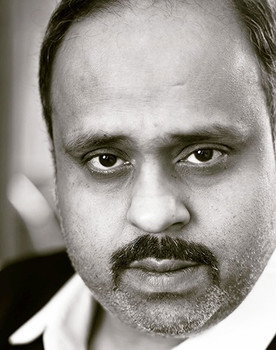 Salim Siddiqui as Taxi Driver