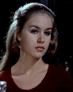 Maribel Martín as Ofelia