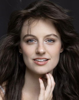 Jenna Puszewski as Presence 4