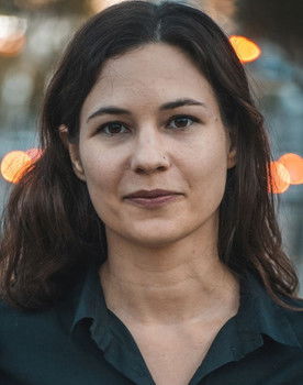 Courtney Hope Thérond