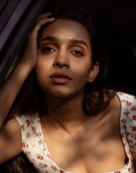 Sanchana Natarajan as Boxing student