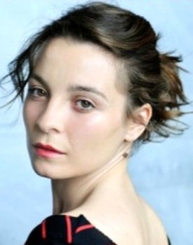 Chiara Gioncardi as Madre di Fadi (voice)