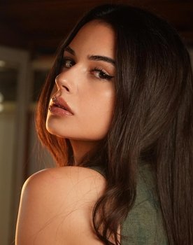 Ceyda Ceren Edis as Alaca