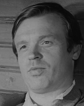 Vladimir Dyomin as муж роженицы