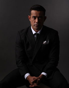 Zul Ariffin as Solihin