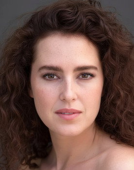 Yaprak Özdemiroğlu as Gülüşan