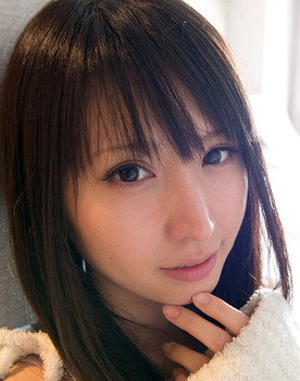 板野友紀