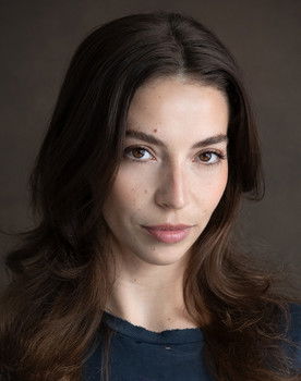 Eli-Bella Wood as Julia