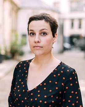 Nora Bouazzouni