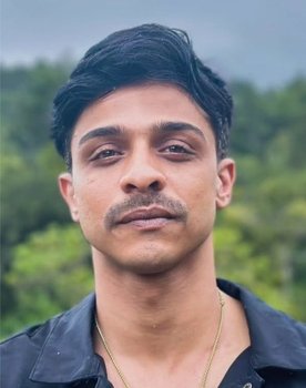 Vishnu G. Varrier as Sathya Mithiran