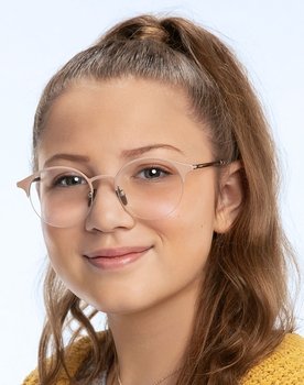 Zelia Ankrum as Maya