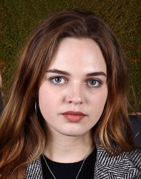 Odessa Young Photo