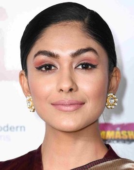 Mrunal Thakur Photo