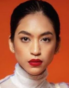 Taskya Namya as Rea