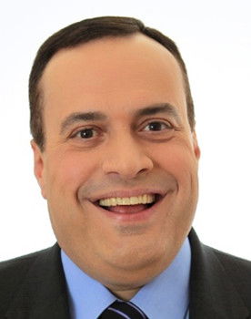 Paulo Soares as Narrator (voice)