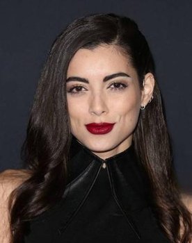 LeeAnna Vamp as Siren