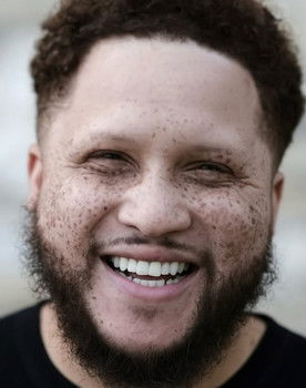 Otto Graham as Sting