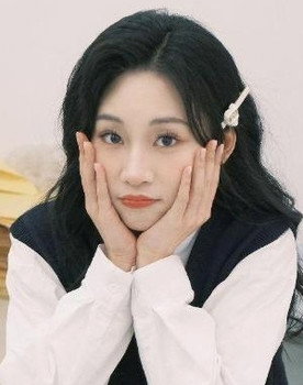 邓忱玲 as 白薇薇