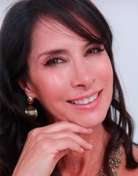 Laura García as 