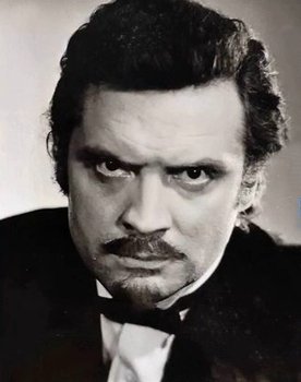 Yuri Kochergov as Семён Бобров