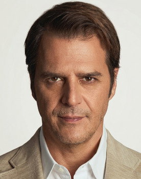 Mehmet Günsür as Şehzade Mustafa