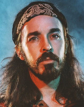 Álvaro Moro as Álvaro