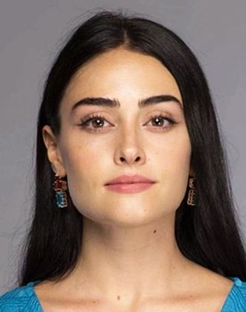 Esra Bilgiç as 
