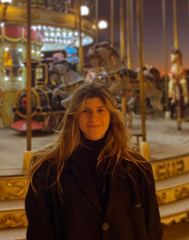 Gabriella Salles as Giovanna