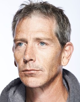 Ben Mendelsohn as Gary