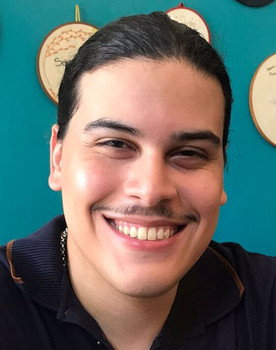 Etiel as Víctor