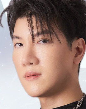 Japan Thanat Navamarat as Lee