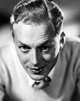 Douglas Walton as Edward McDermott