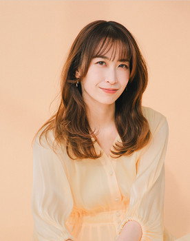 Umino Mitsuki as Flaemmchen, née Frieda Flamm