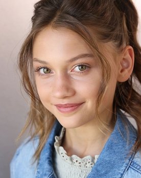 Maya Le Clark as Chloe Thunderman