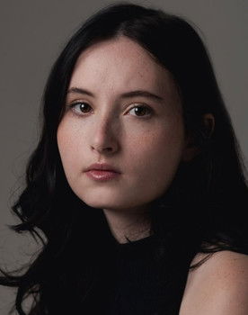 Luiza Quinteiro as REN__